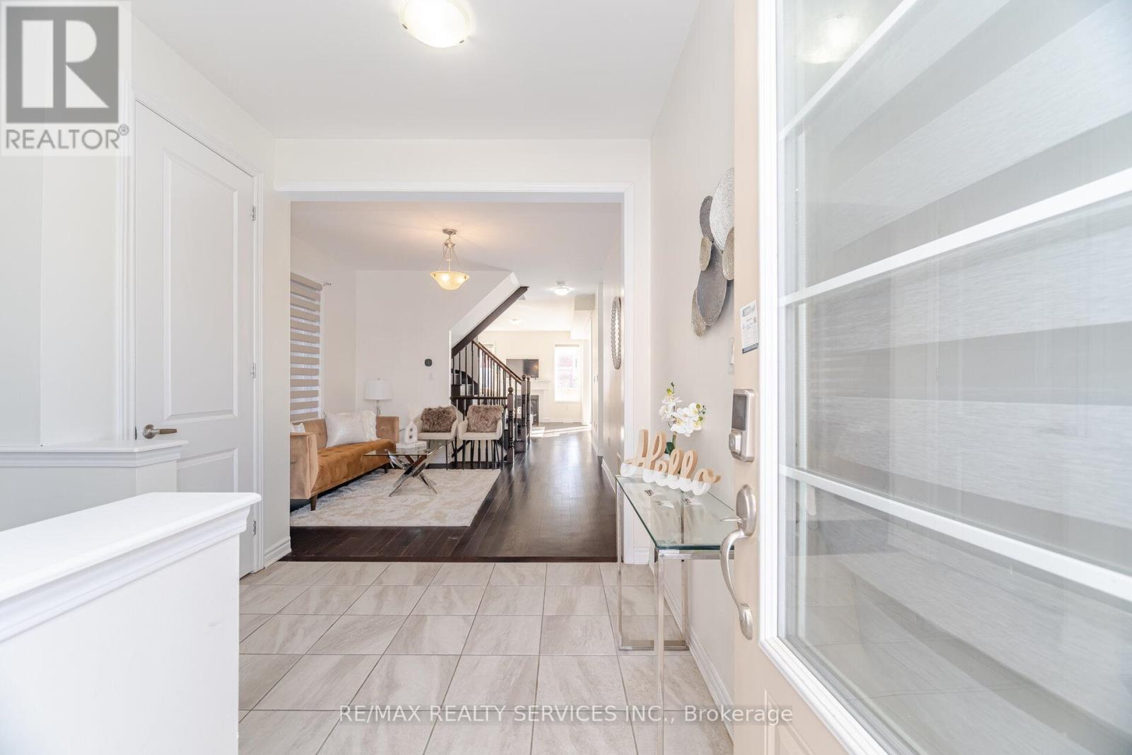 17 Averill Road, Brampton, Ontario  L7A 5A7 - Photo 4 - W12804126