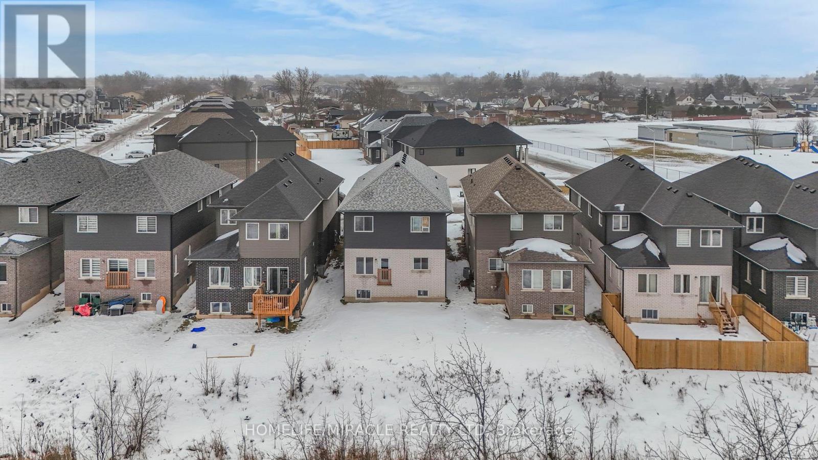 35 Caroline Street, Welland, Ontario  L3B 0J8 - Photo 46 - X12804148