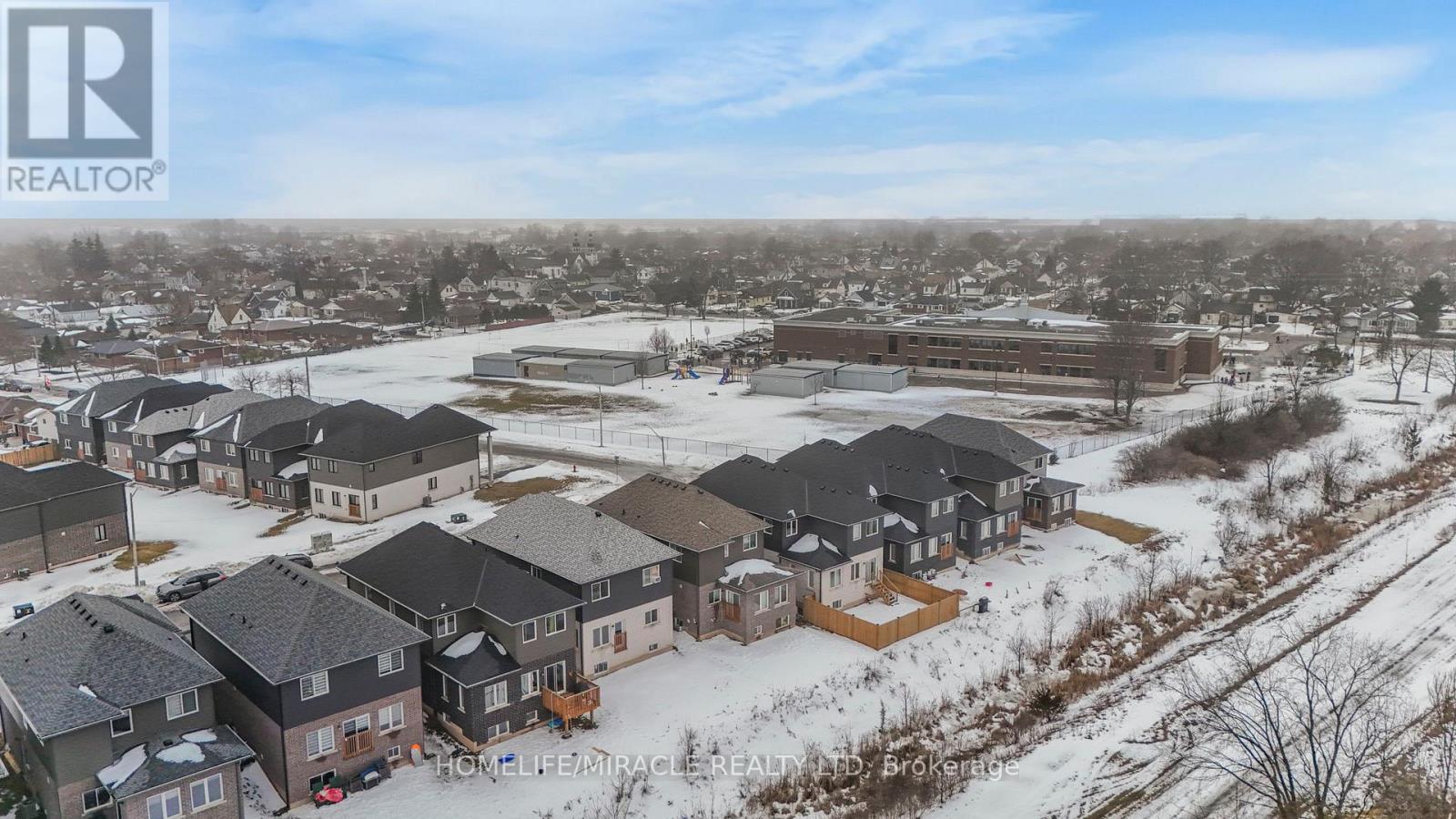 35 Caroline Street, Welland, Ontario  L3B 0J8 - Photo 47 - X12804148