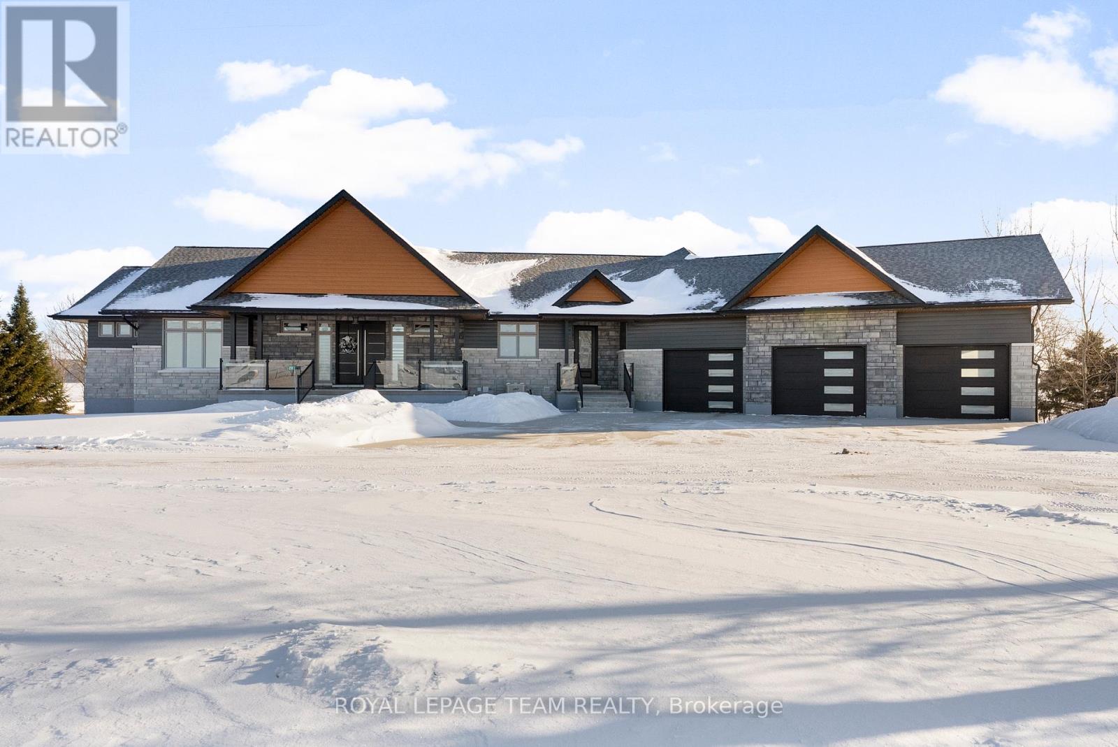 231 FINNERTY ROAD, Whitewater Region, Ontario