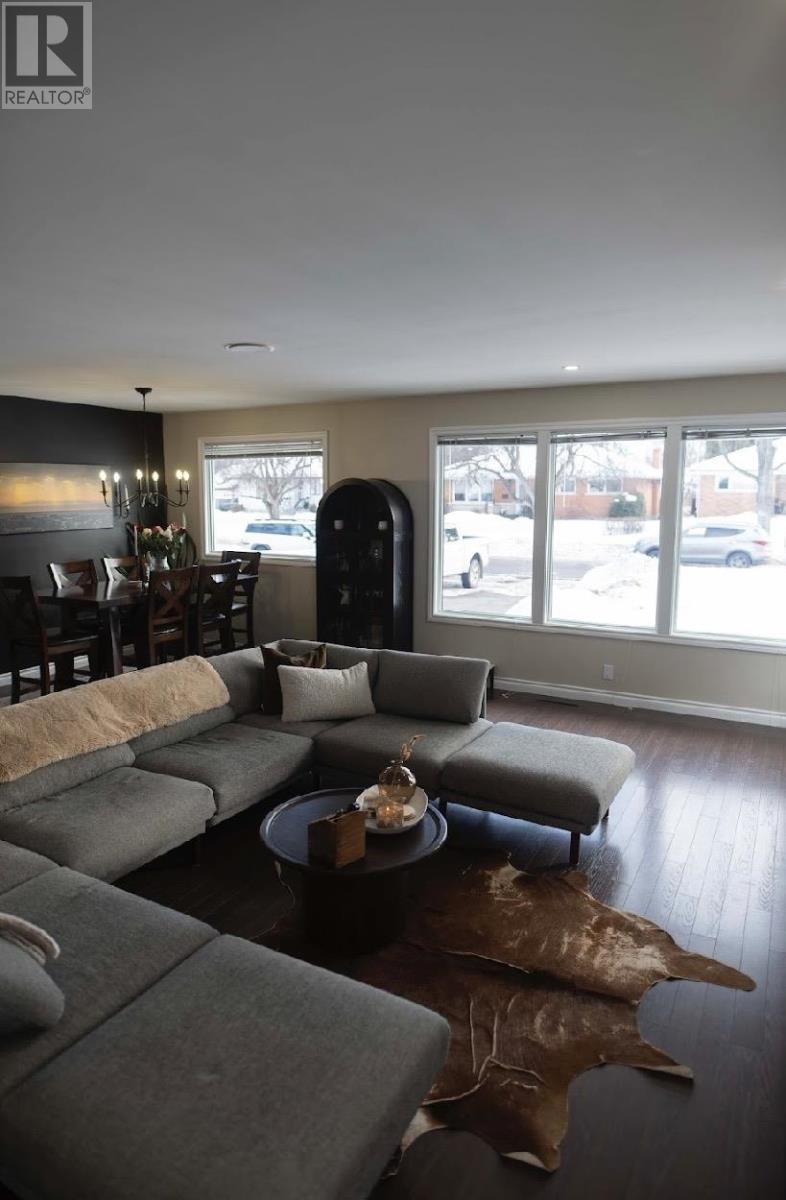 2709 Park Row, Thunder Bay, Ontario  P7C 1N4 - Photo 3 - TB2600254