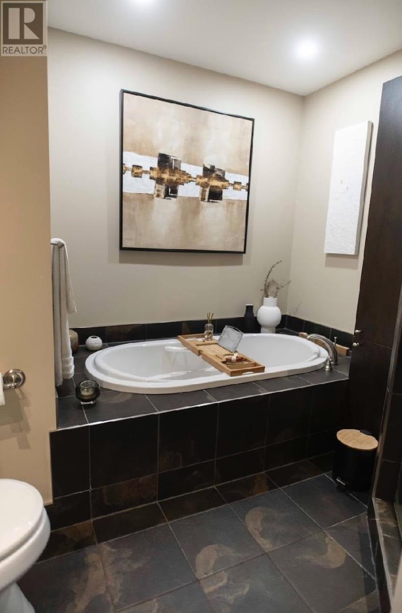 2709 Park Row, Thunder Bay, Ontario  P7C 1N4 - Photo 6 - TB2600254