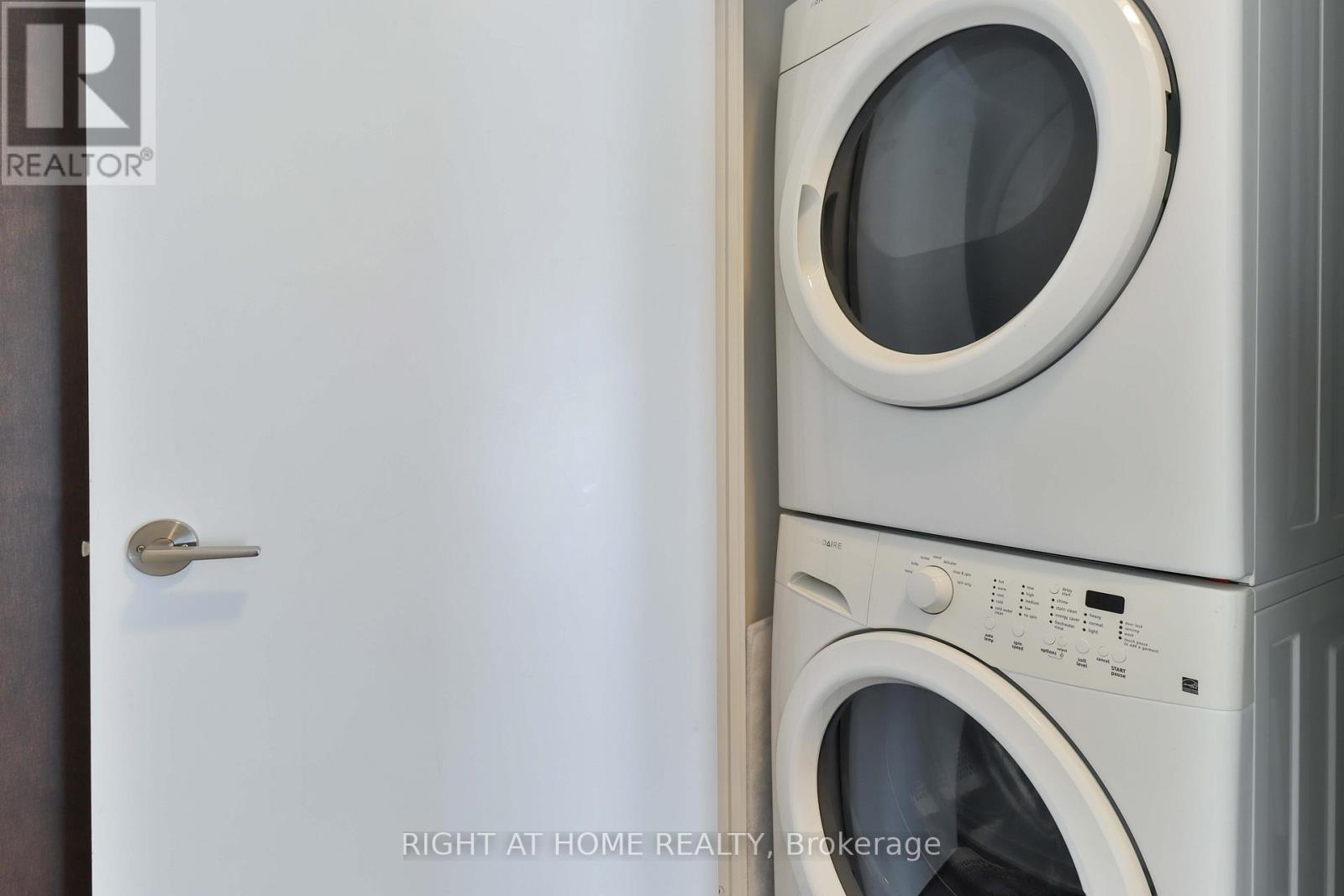 906 - 1190 Dundas Street E, Toronto, Ontario  M4M 0C5 - Photo 18 - E12729978