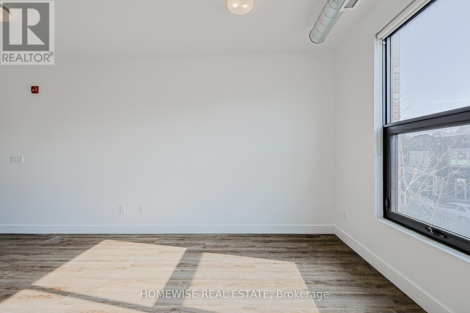 201 - 3020 Dundas Street W, Toronto, Ontario  M6P 1Z3 - Photo 10 - W12804084