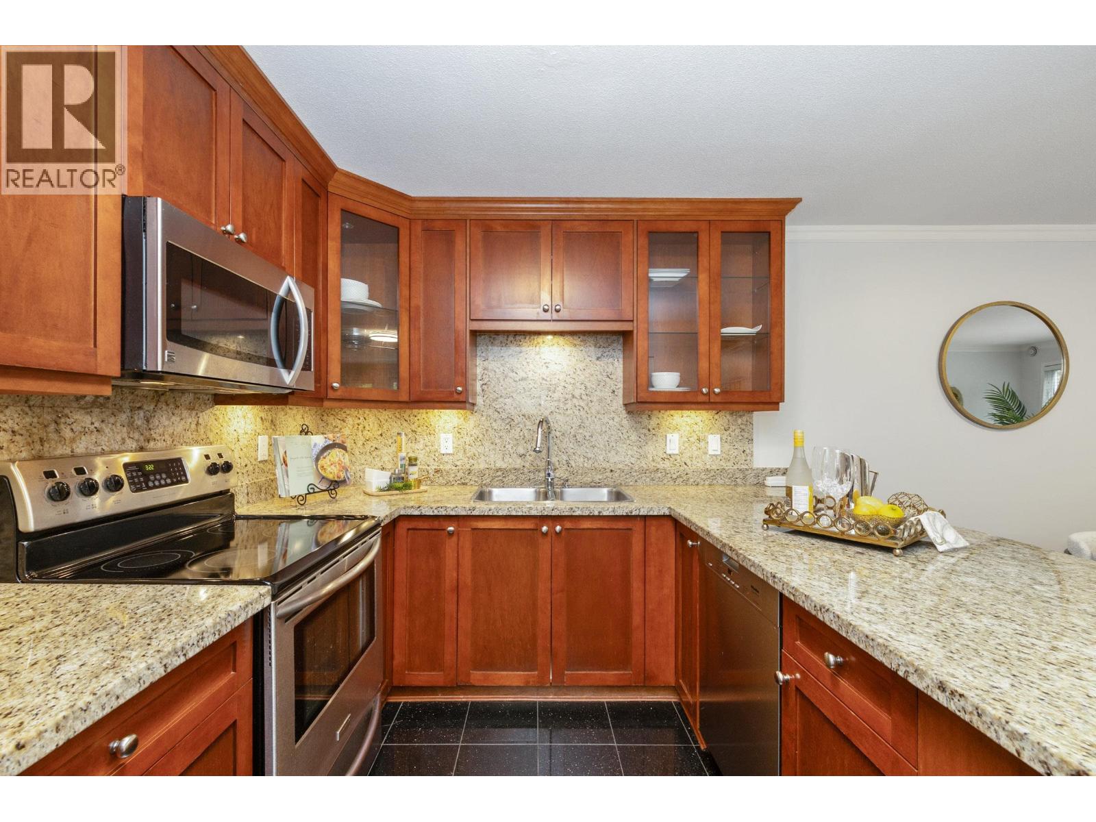 306 1023 Wolfe Avenue, Vancouver, British Columbia  V6H 1V6 - Photo 8 - R3091841