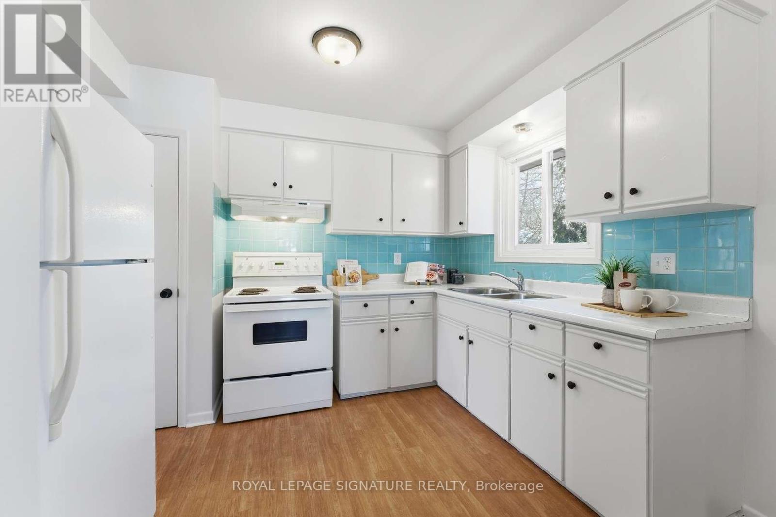 153 Lynnbrook Drive, Toronto, Ontario  M1H 2N4 - Photo 12 - E12804172