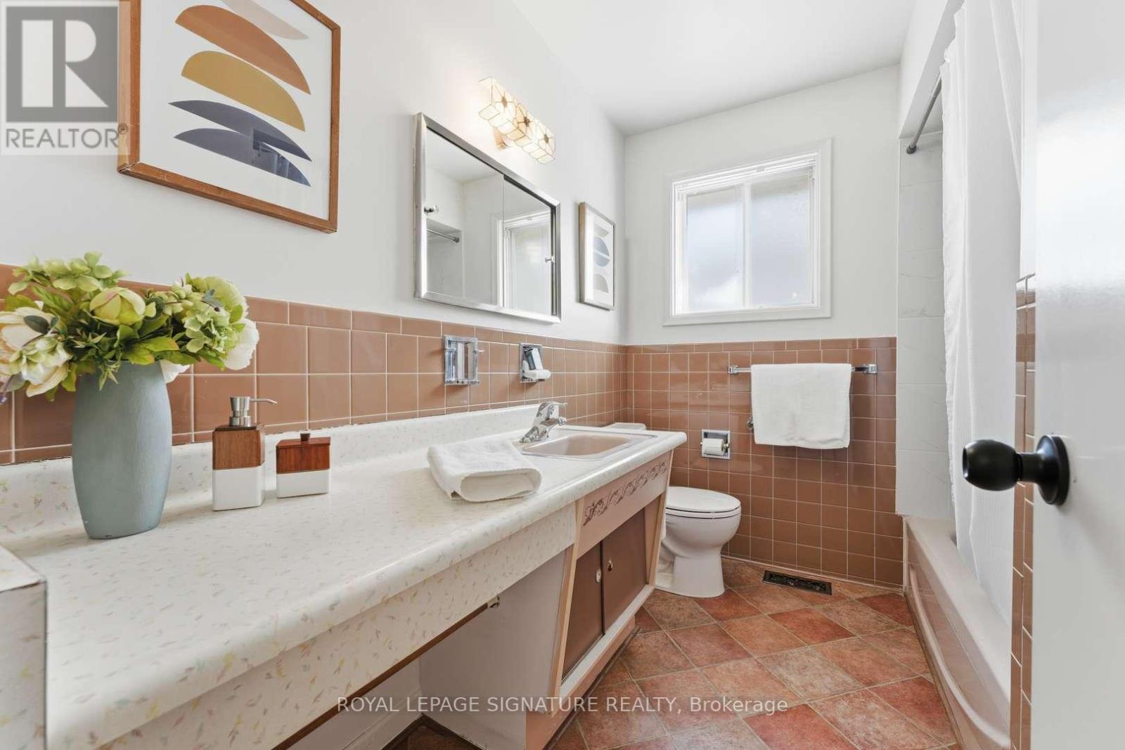 153 Lynnbrook Drive, Toronto, Ontario  M1H 2N4 - Photo 17 - E12804172