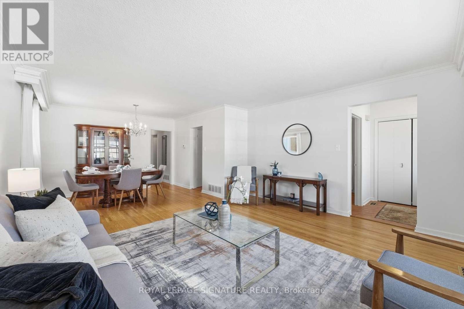 153 Lynnbrook Drive, Toronto, Ontario  M1H 2N4 - Photo 4 - E12804172