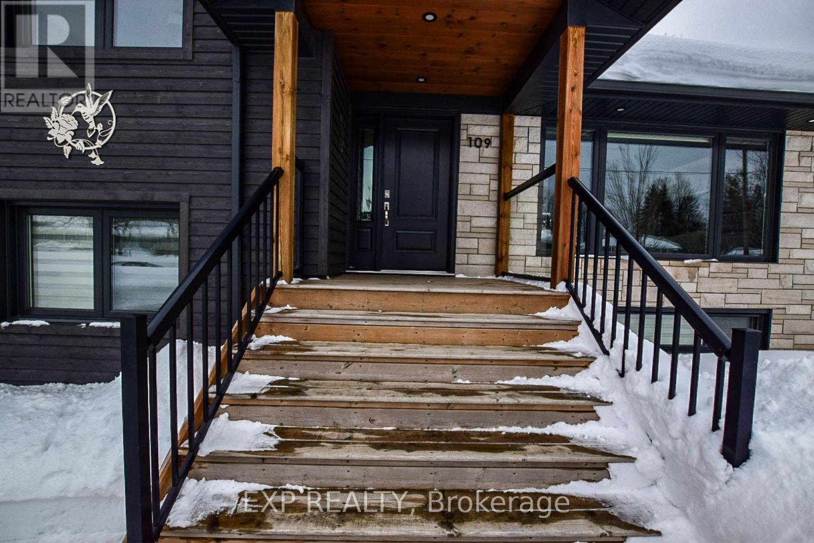 109 Strabane Avenue, Barrie, Ontario  L4M 2A3 - Photo 4 - S12804182