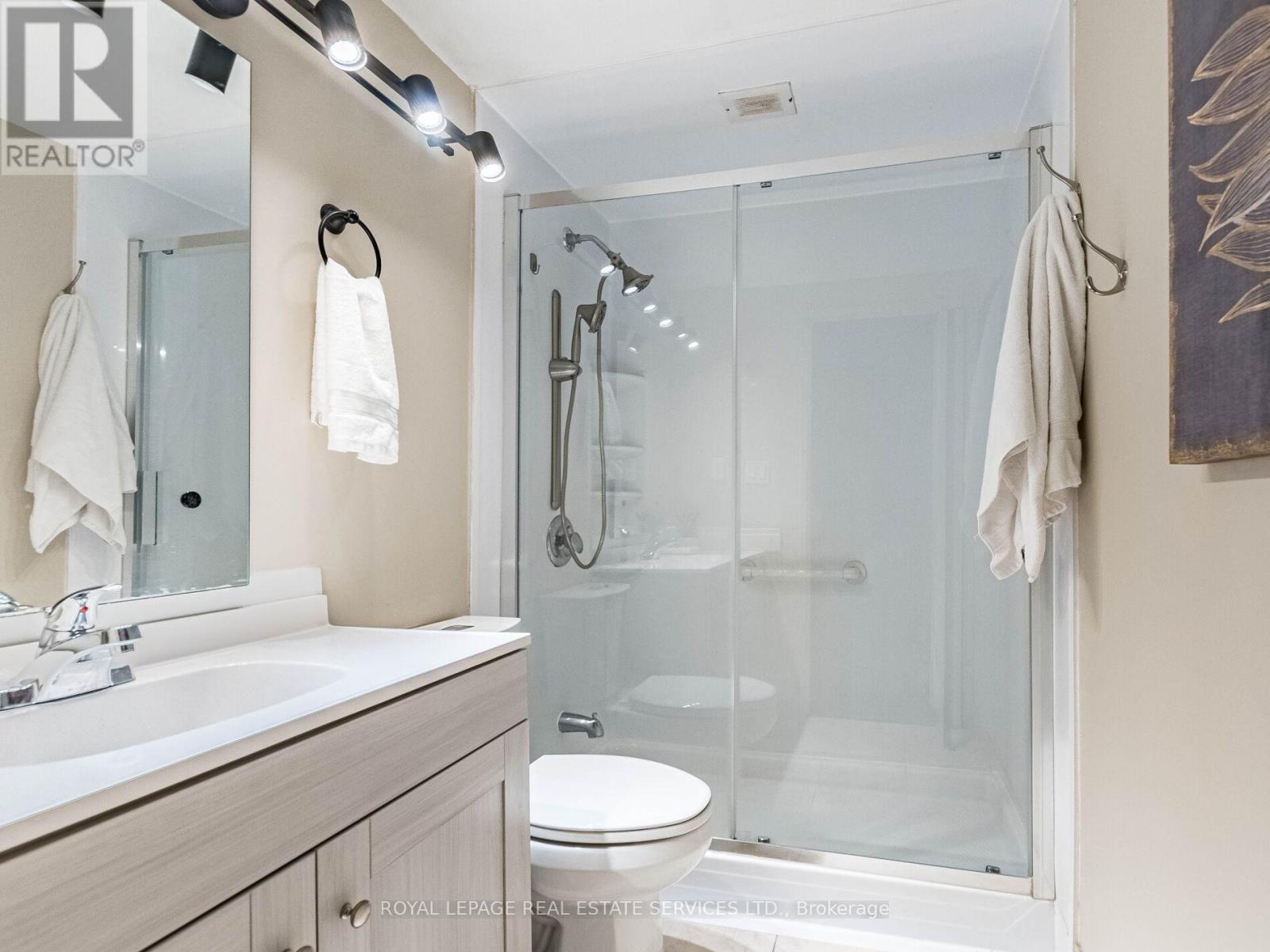 1304 - 240 Scarlett Road, Toronto, Ontario  M6N 4X4 - Photo 25 - W12804198