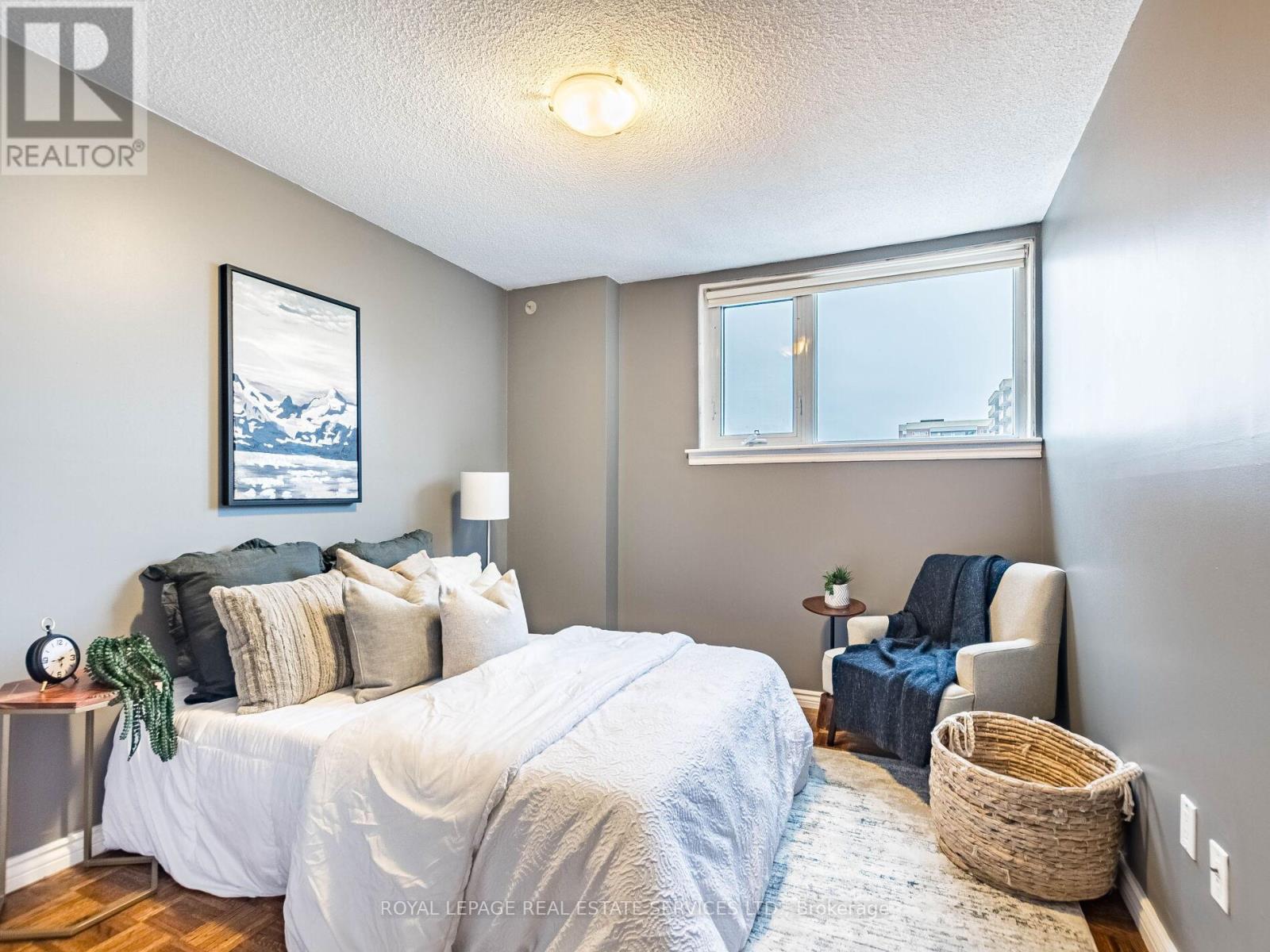 1304 - 240 Scarlett Road, Toronto, Ontario  M6N 4X4 - Photo 26 - W12804198