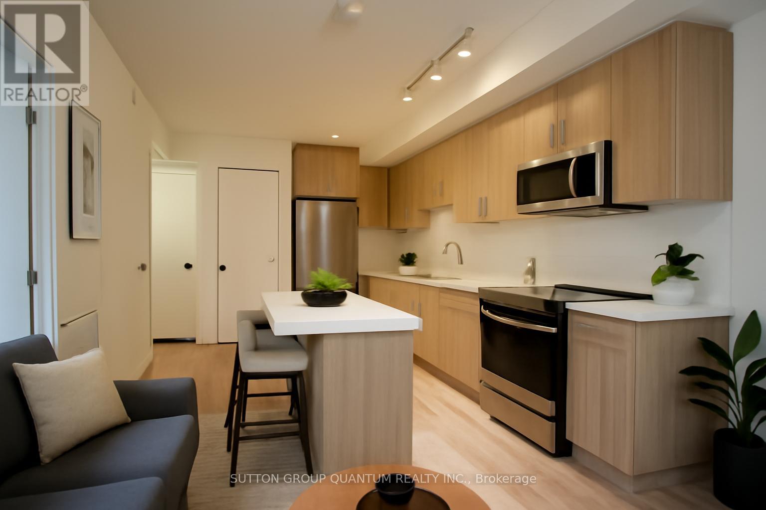 420 - 500 Plains Road E, Burlington, Ontario  L7T 2E1 - Photo 3 - W12804216