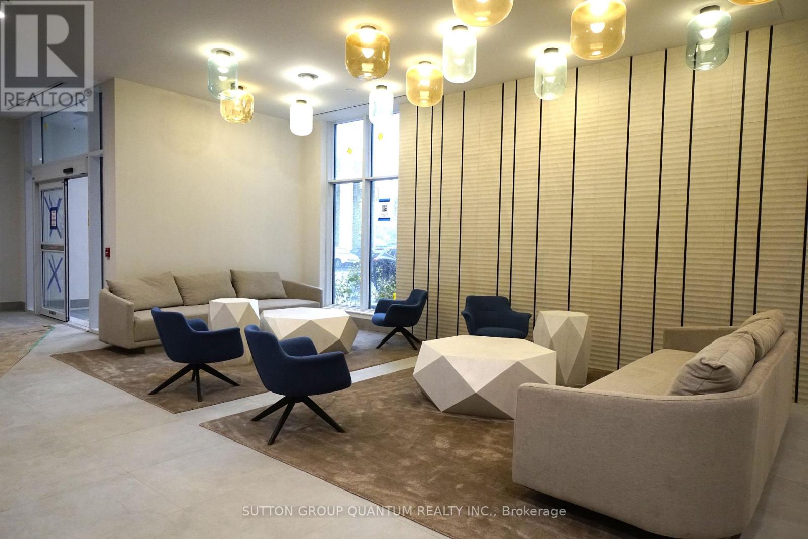 420 - 500 Plains Road E, Burlington, Ontario  L7T 2E1 - Photo 8 - W12804216