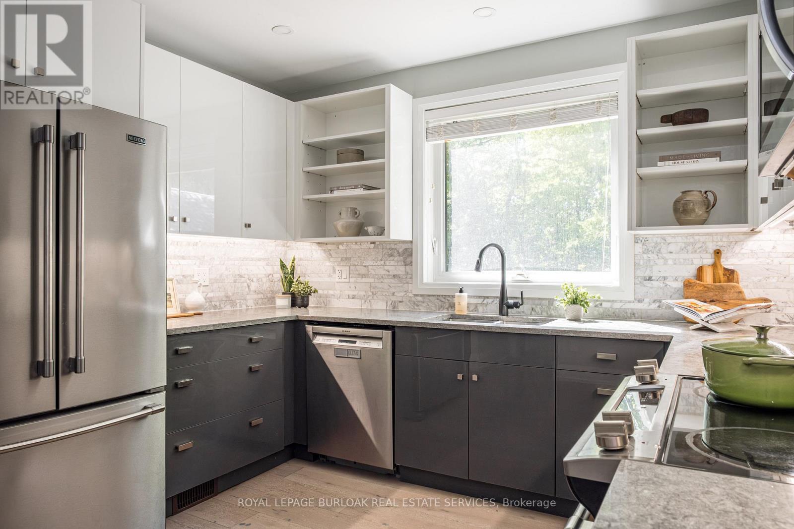 3 Oakwood Place, Hamilton, Ontario  L8S 4C9 - Photo 12 - X12804190