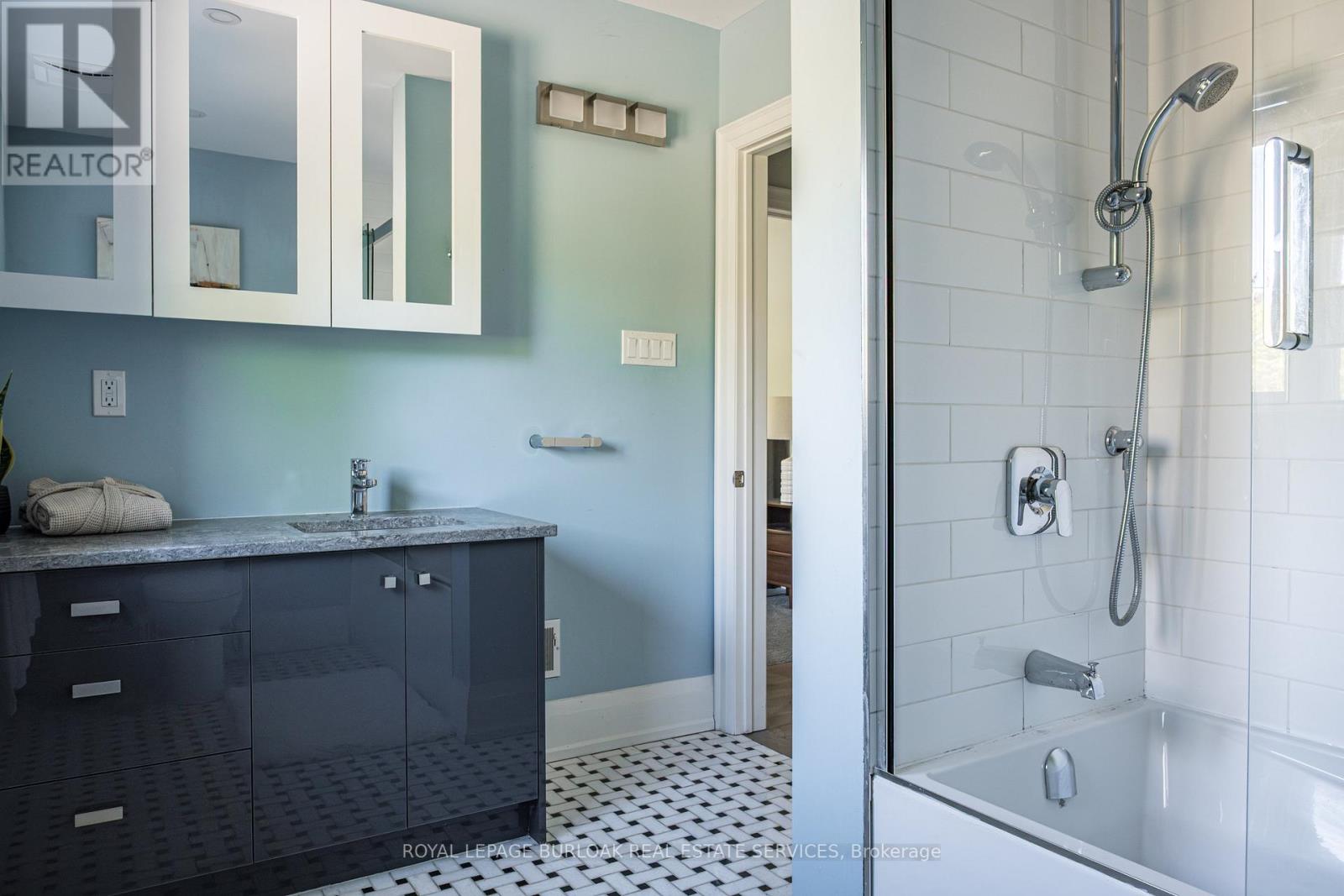 3 Oakwood Place, Hamilton, Ontario  L8S 4C9 - Photo 25 - X12804190