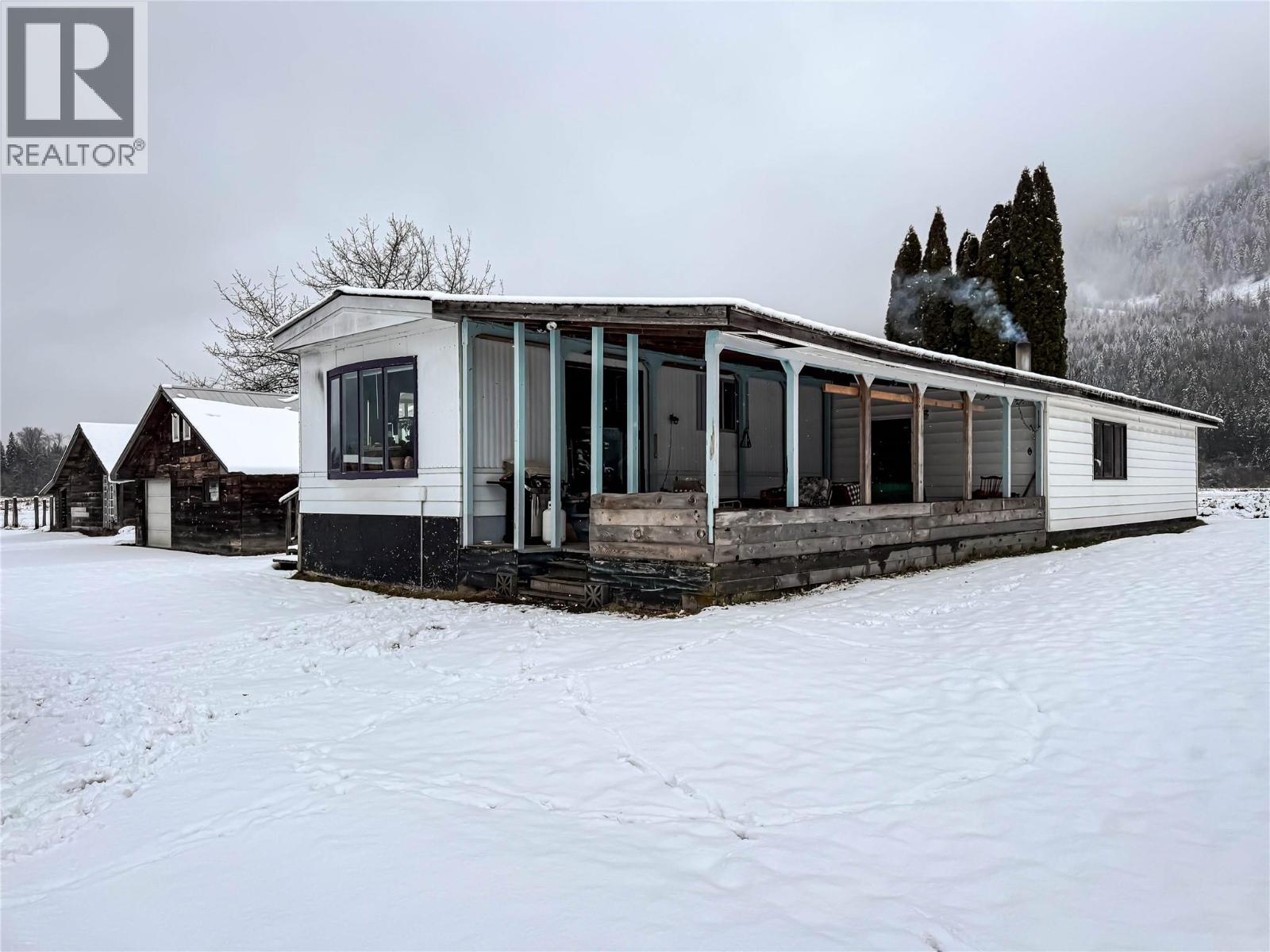 13226 31 Highway, Meadow Creek, British Columbia  V0G 1N0 - Photo 8 - 10376165