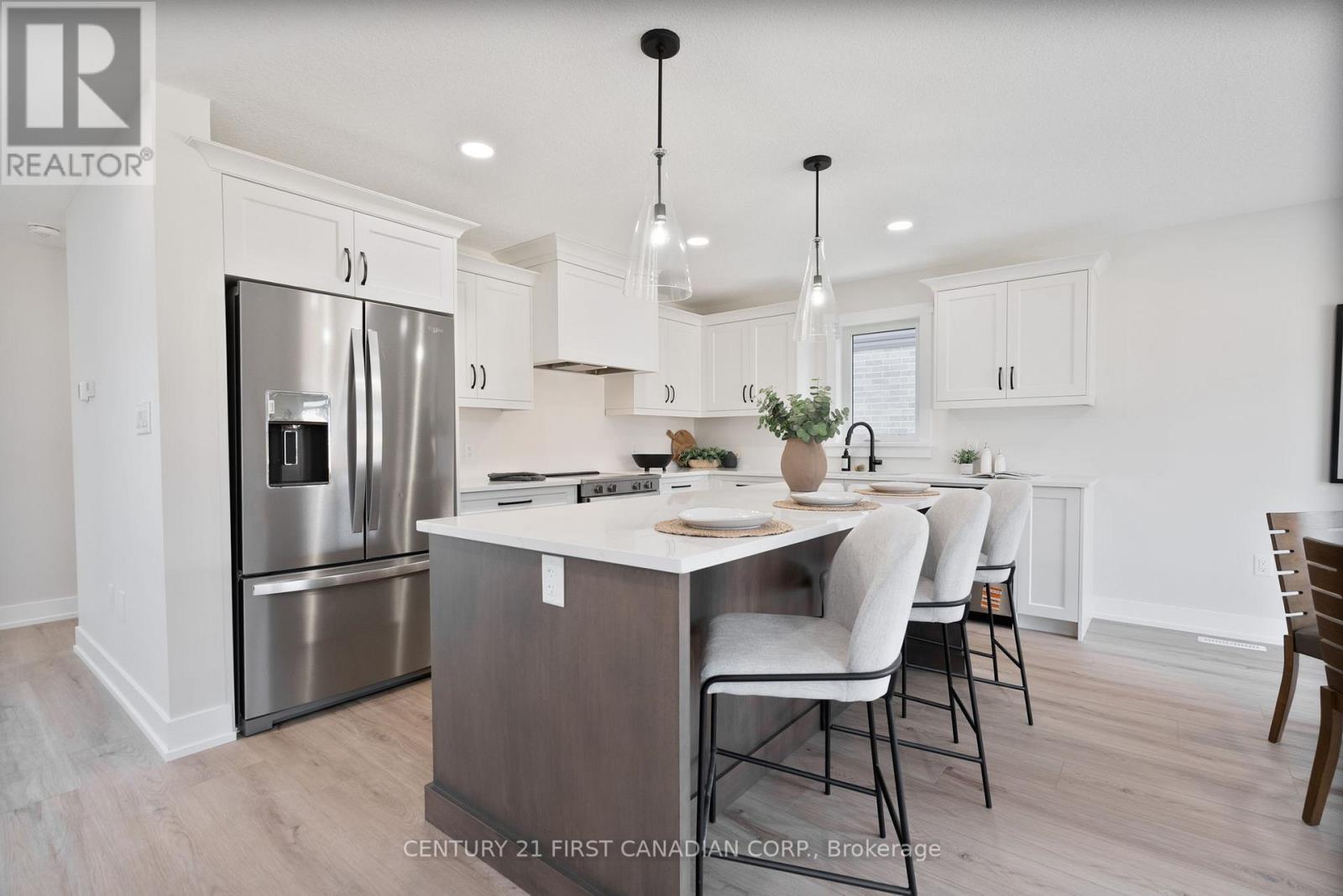 Photo 8 of 30 for 5 Doerr Court