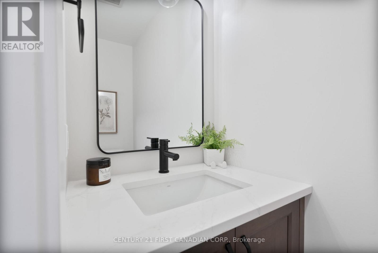 5 Doerr Court, North Middlesex, Ontario  N0M 1A0 - Photo 5 - X12713680