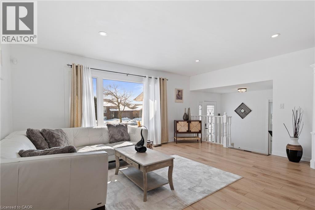 24 Keefer Road, Thorold, Ontario  L2V 4Y4 - Photo 4 - 40806427