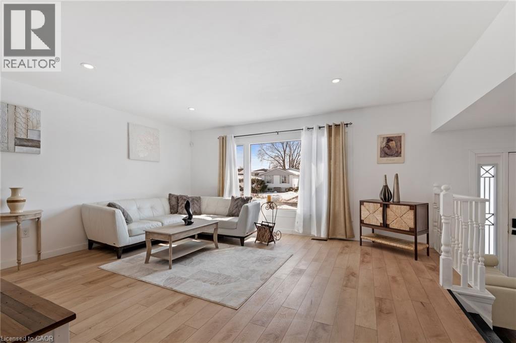 24 Keefer Road, Thorold, Ontario  L2V 4Y4 - Photo 5 - 40806427