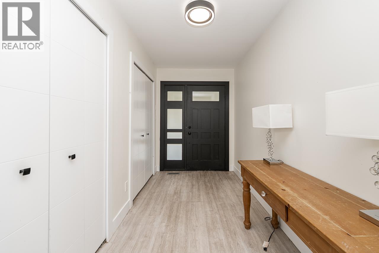 28204 108th Avenue, Maple Ridge, British Columbia  V2W 1T5 - Photo 5 - R3090868