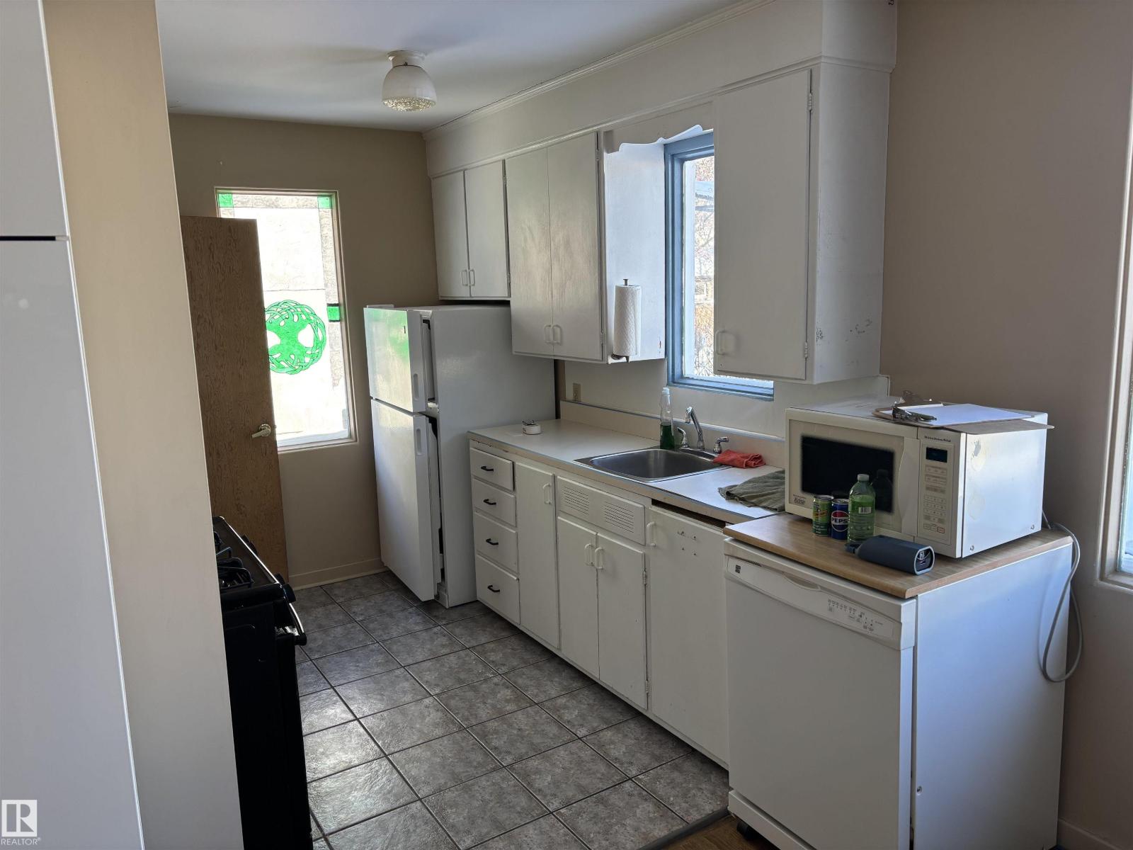 12303 131 St Nw Nw, Edmonton, Alberta  T5L 1N2 - Photo 10 - E4474130