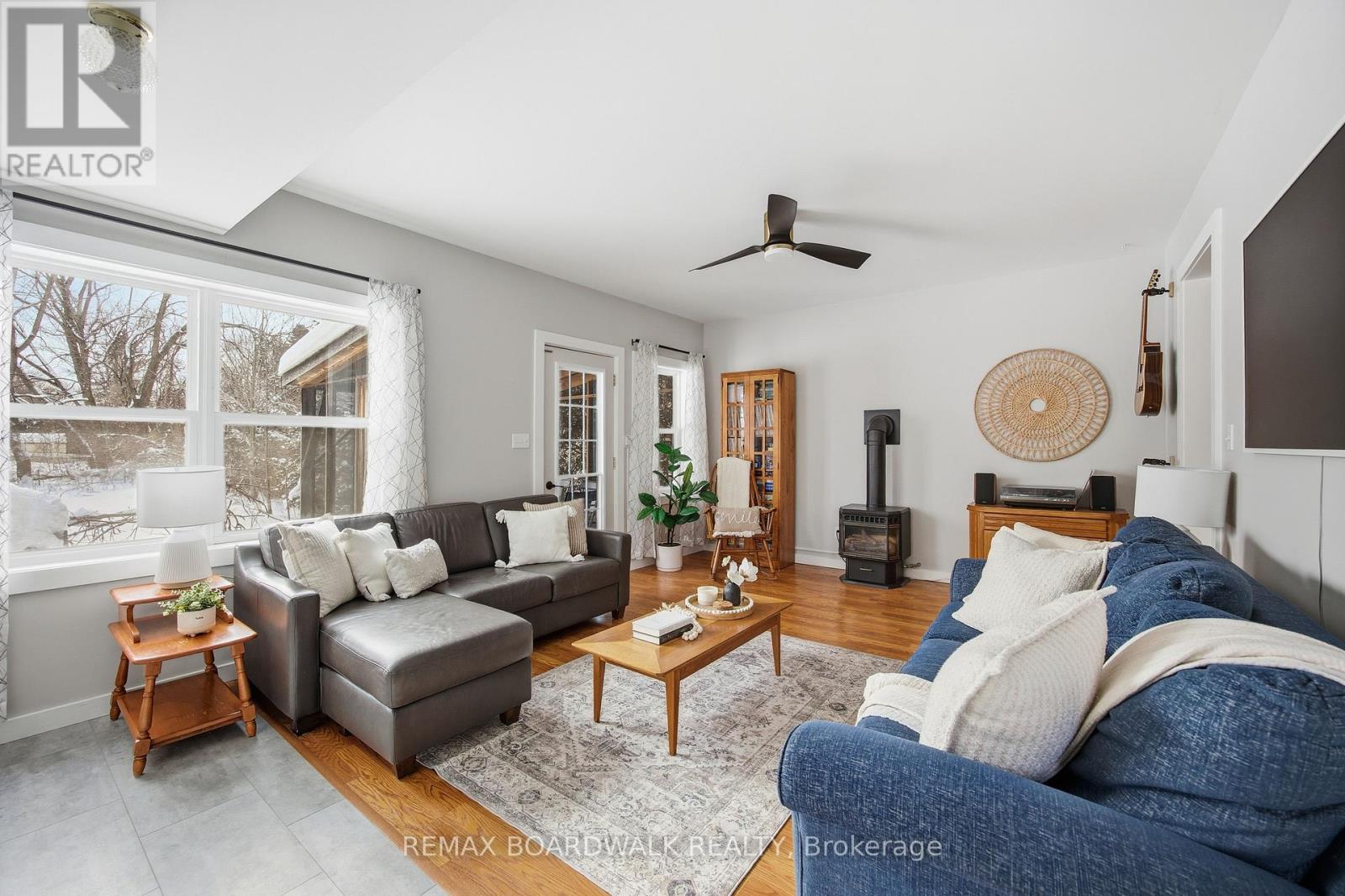 32 Cockburn Street, Perth, Ontario  K7H 2B2 - Photo 3 - X12804278