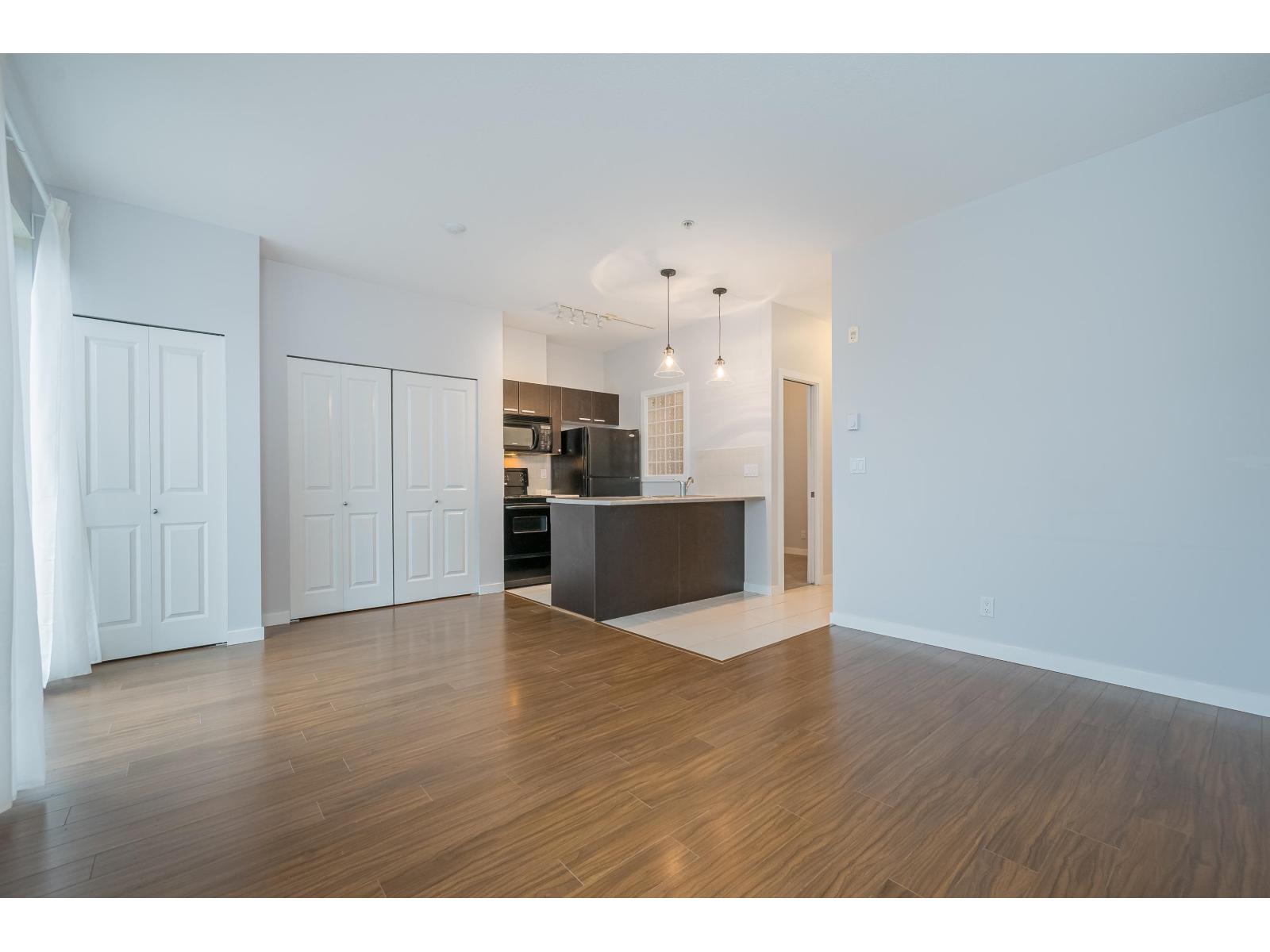 402 10455 University Drive, Surrey, British Columbia V3T 0A5 - Photo 9 - R3091842