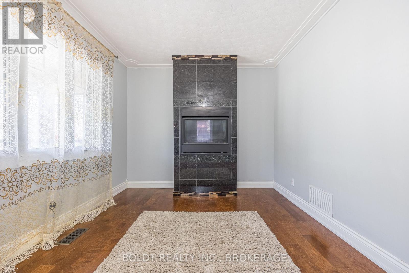 5060 Ontario Avenue, Niagara Falls, Ontario  L2E 3R9 - Photo 8 - X12804264