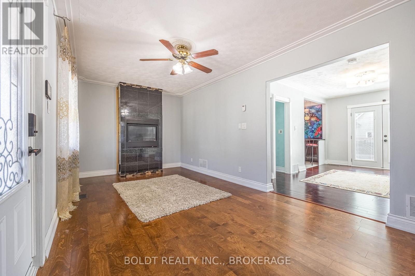 5060 Ontario Avenue, Niagara Falls, Ontario  L2E 3R9 - Photo 9 - X12804264