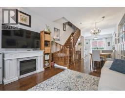 TH 2 - 101 THE QUEENSWAY, Toronto, Ontario