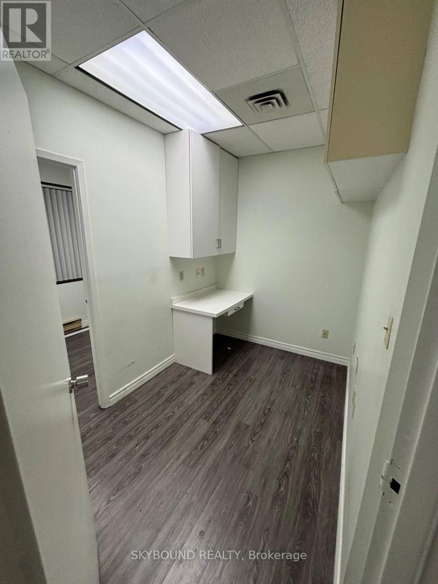 512 - 600 Sherbourne Street, Toronto, Ontario  M4X 1W4 - Photo 4 - C12804232