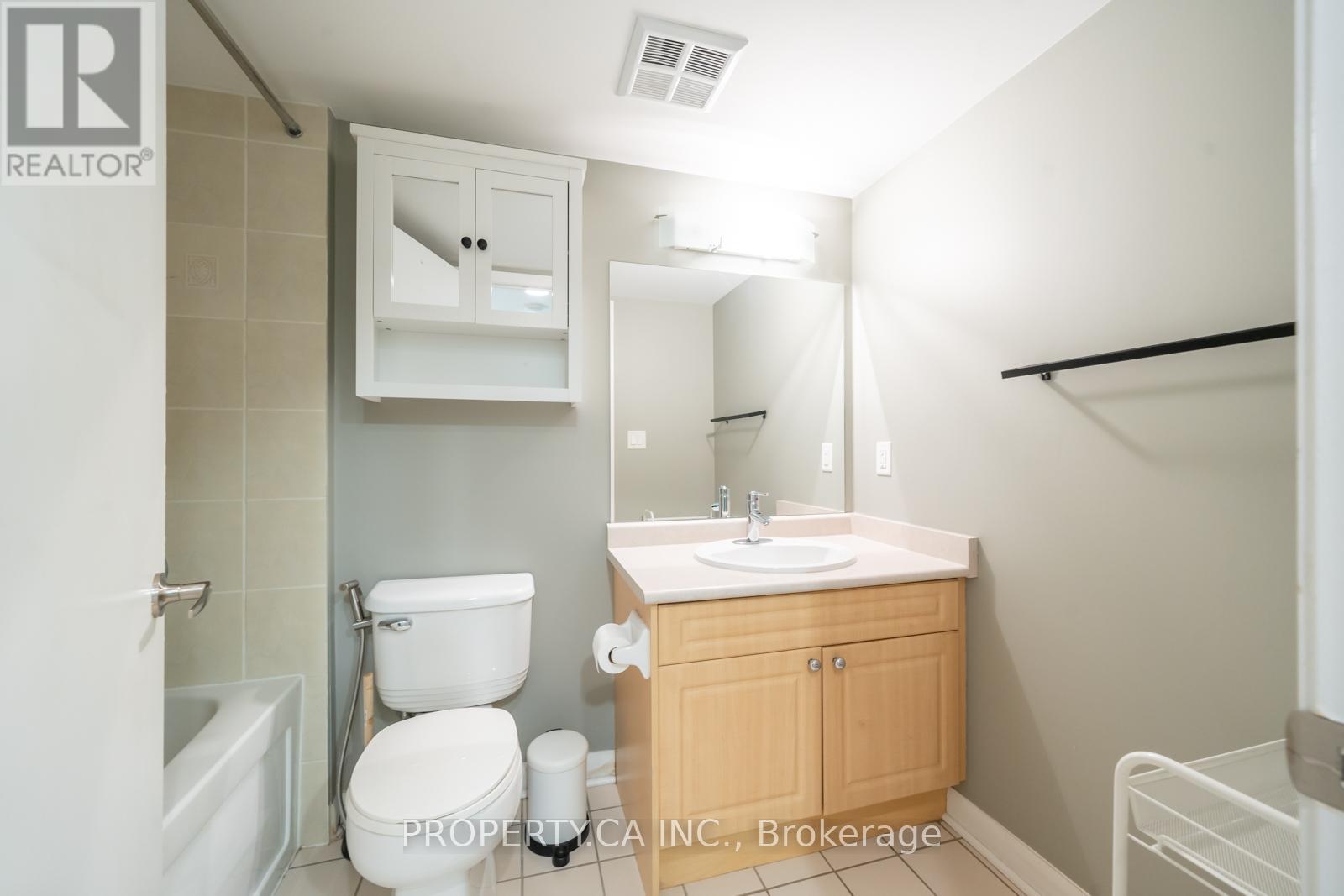 428 - 600 Fleet Street, Toronto, Ontario  M5V 1B7 - Photo 2 - C12804242