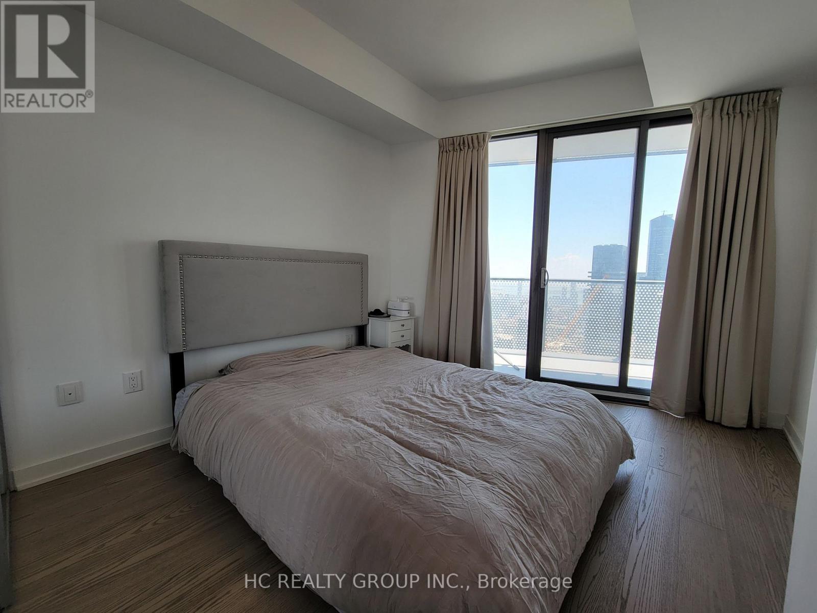 5705 - 11 Wellesley Street W, Toronto, Ontario  M4Y 1E8 - Photo 10 - C12804250