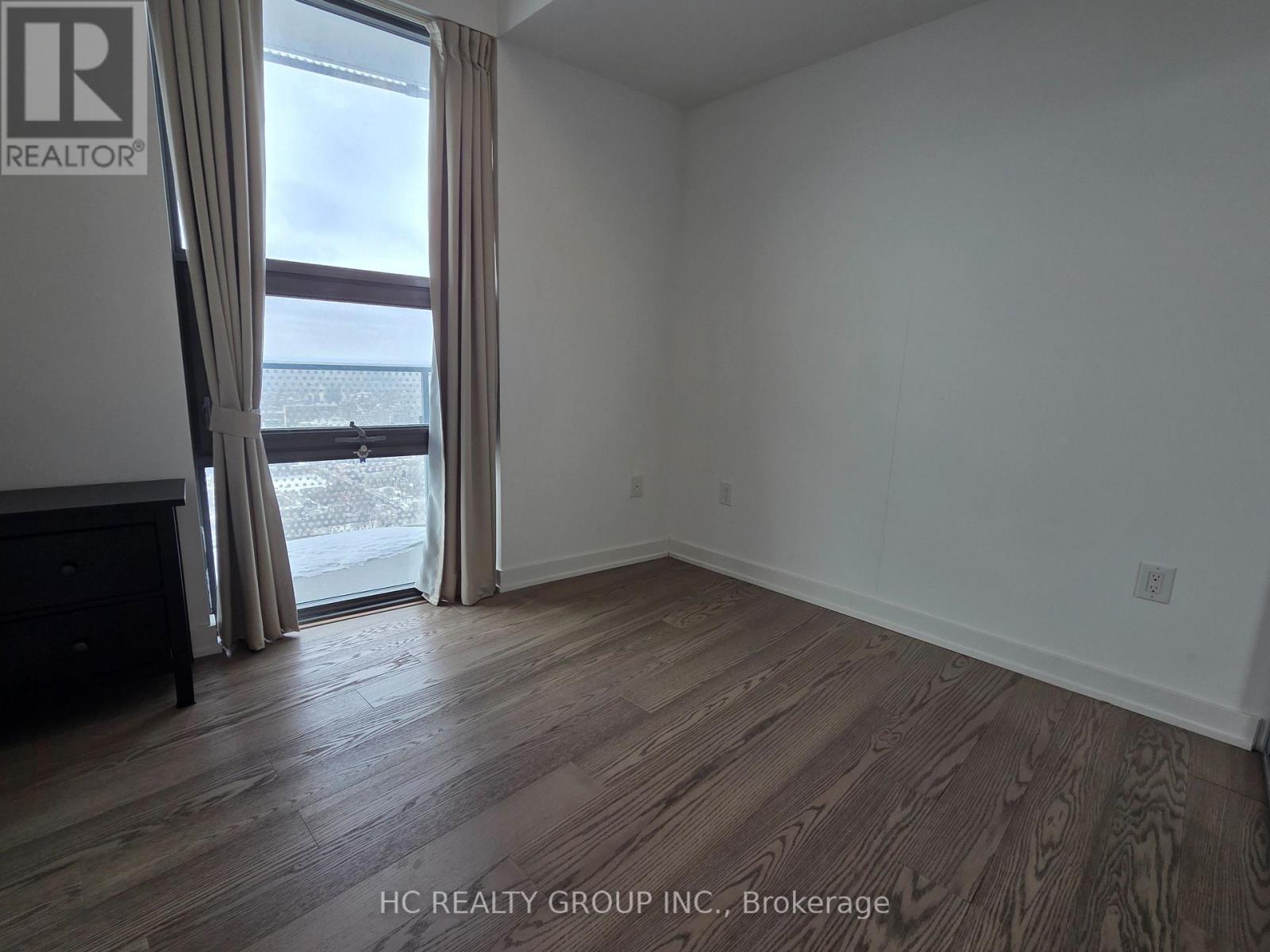 5705 - 11 Wellesley Street W, Toronto, Ontario  M4Y 1E8 - Photo 4 - C12804250