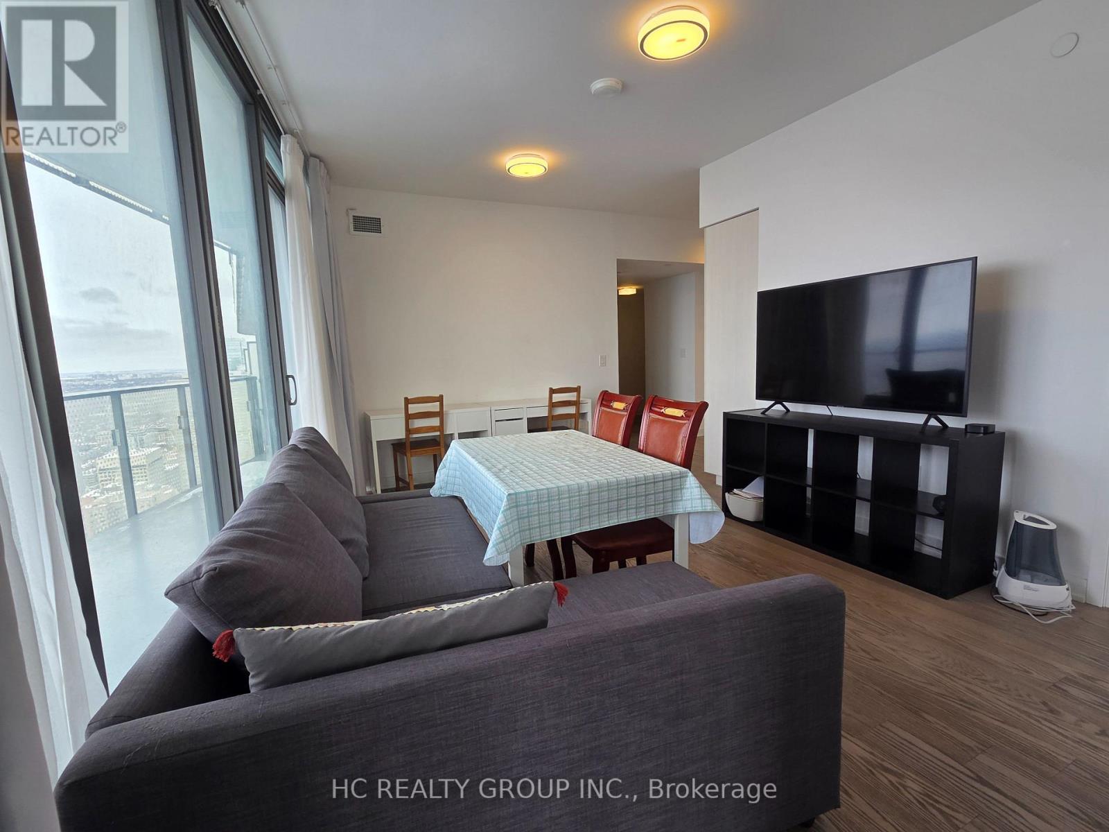 5705 - 11 Wellesley Street W, Toronto, Ontario  M4Y 1E8 - Photo 7 - C12804250