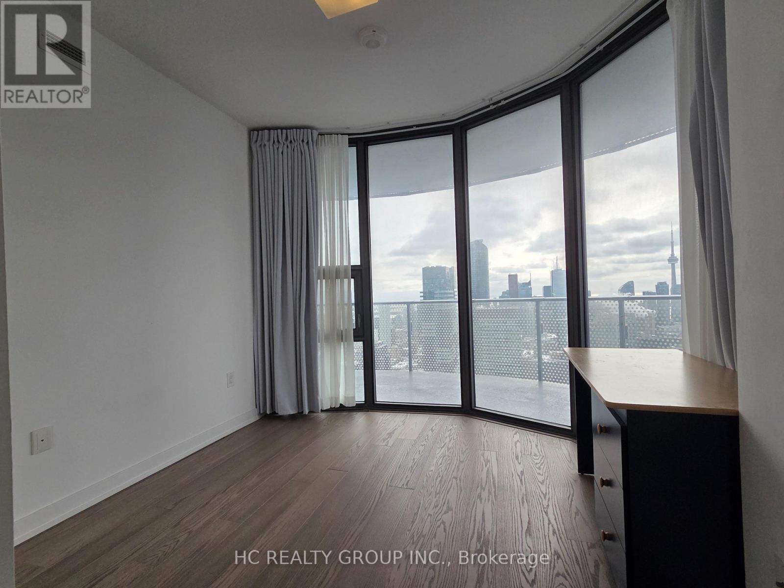 5705 - 11 Wellesley Street W, Toronto, Ontario  M4Y 1E8 - Photo 8 - C12804250