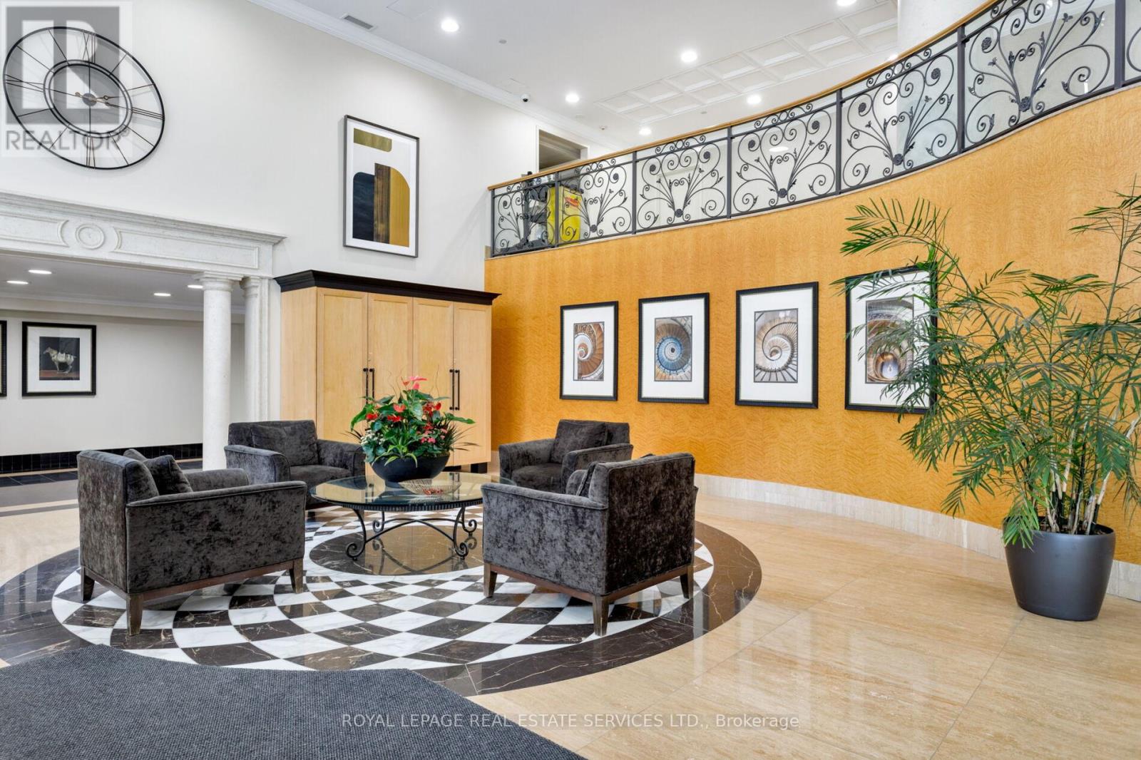 308 - 10 Delisle Avenue, Toronto, Ontario  M4V 3C6 - Photo 2 - C12804260