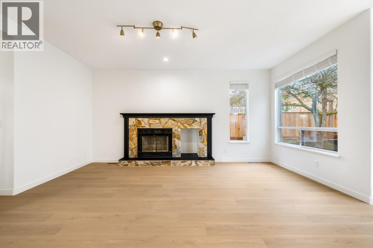 2905 Woodstone Court, Coquitlam, British Columbia  V3E 2S1 - Photo 8 - R3091793