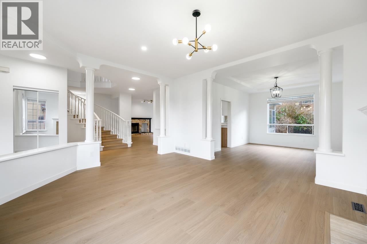 2905 Woodstone Court, Coquitlam, British Columbia  V3E 2S1 - Photo 6 - R3091793