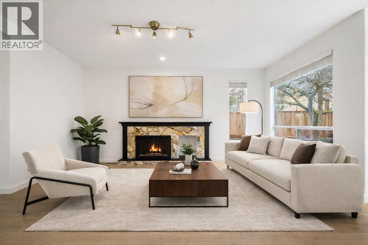 2905 Woodstone Court, Coquitlam, British Columbia  V3E 2S1 - Photo 3 - R3091793