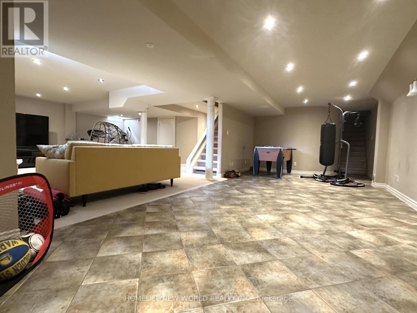 157 Farmstead Road, Richmond Hill, Ontario  L4S 1X2 - Photo 32 - N12804244