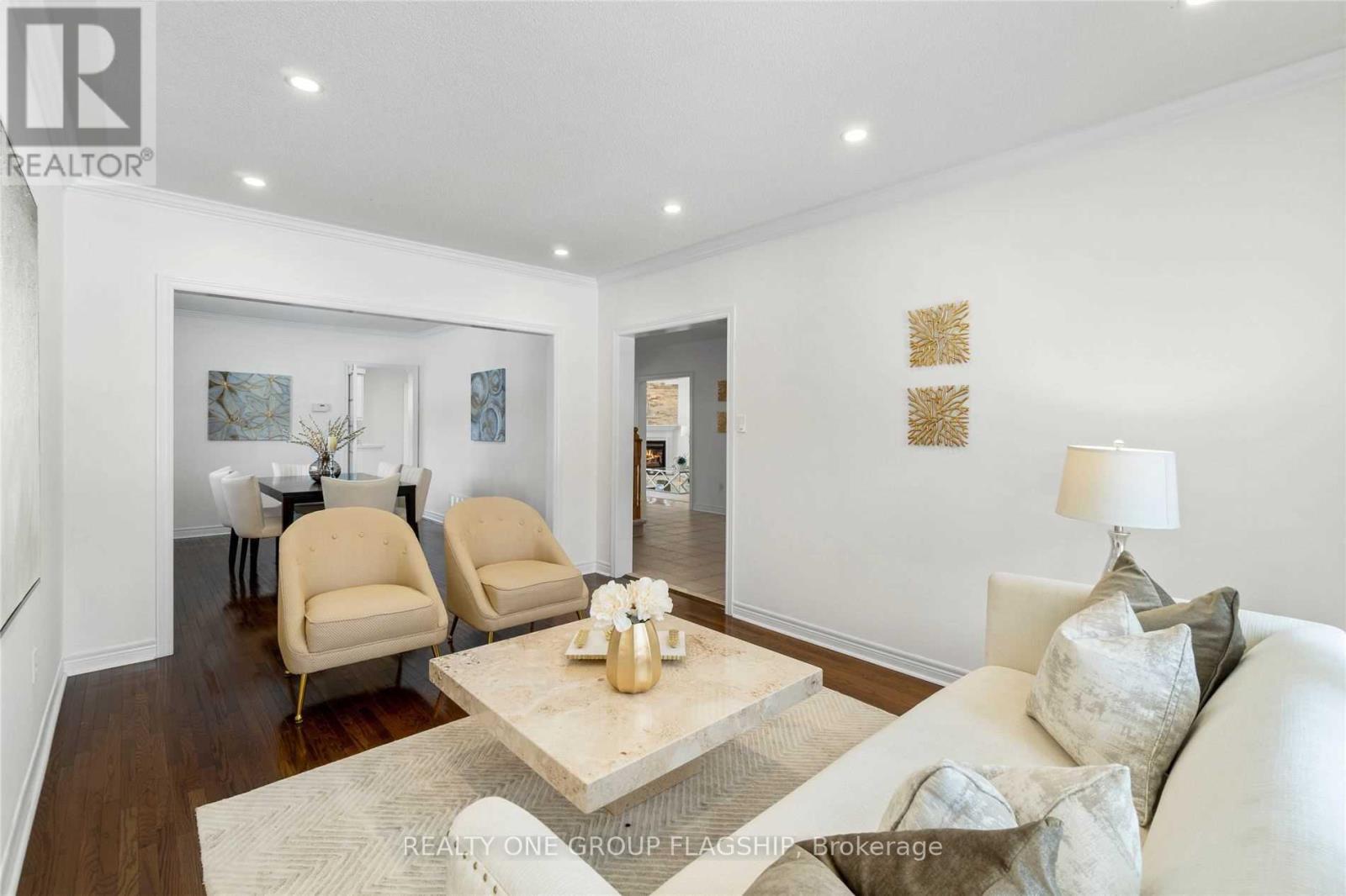 355 Carruthers Avenue, Newmarket, Ontario  L3X 2B7 - Photo 5 - N12804296