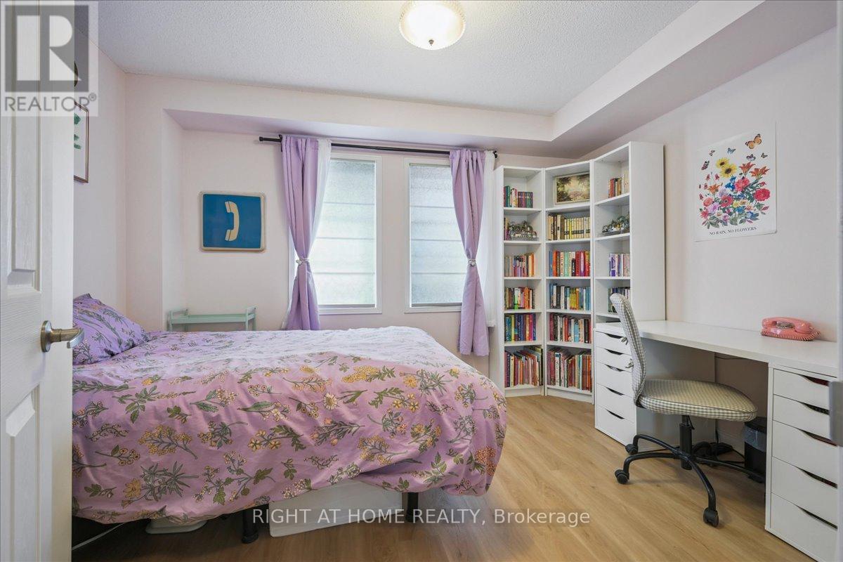 Th 2 - 101 The Queensway, Toronto, Ontario  M8Z 0H1 - Photo 18 - W12803890