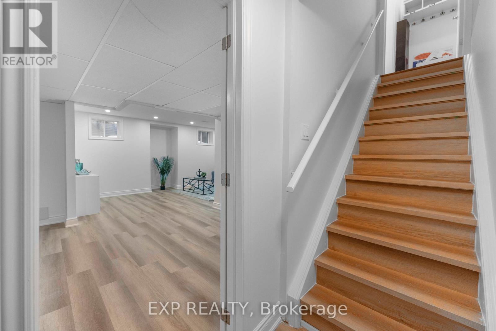 203 Grovehill Crescent, Kitchener, Ontario  N2R 0K9 - Photo 33 - X12804230