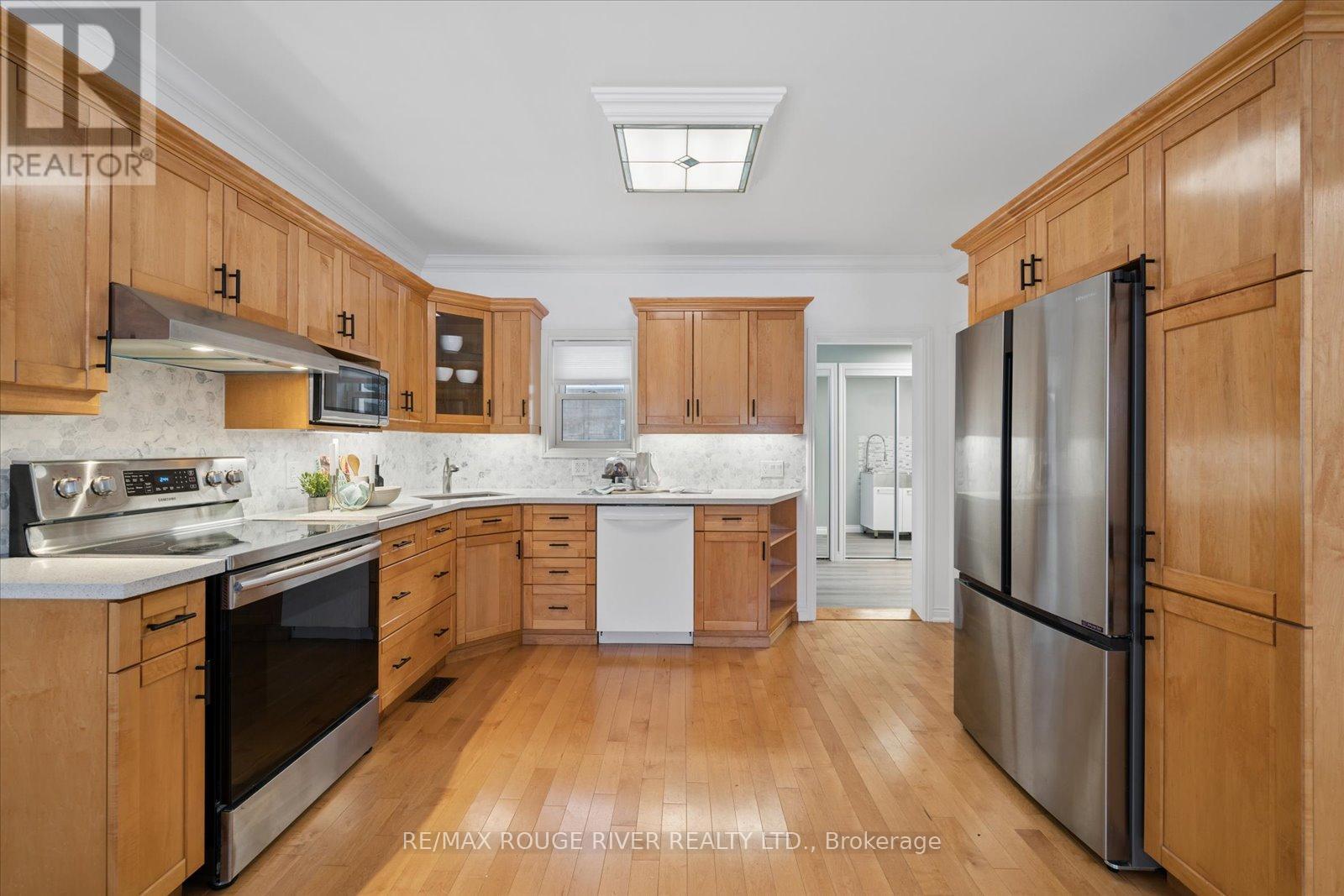 32 Andrew Street, Clarington, Ontario  L1B 1J3 - Photo 9 - E12803200