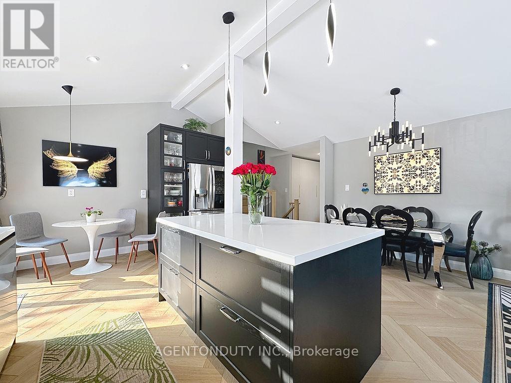 475 Karen Park Crescent, Mississauga, Ontario  L5A 3E1 - Photo 21 - W12804040