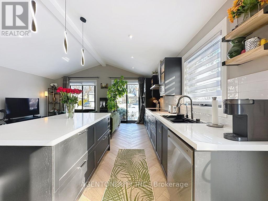 475 Karen Park Crescent, Mississauga, Ontario  L5A 3E1 - Photo 14 - W12804040