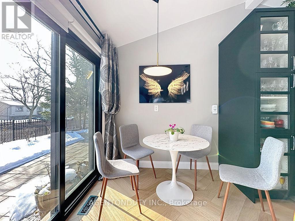 475 Karen Park Crescent, Mississauga, Ontario  L5A 3E1 - Photo 12 - W12804040