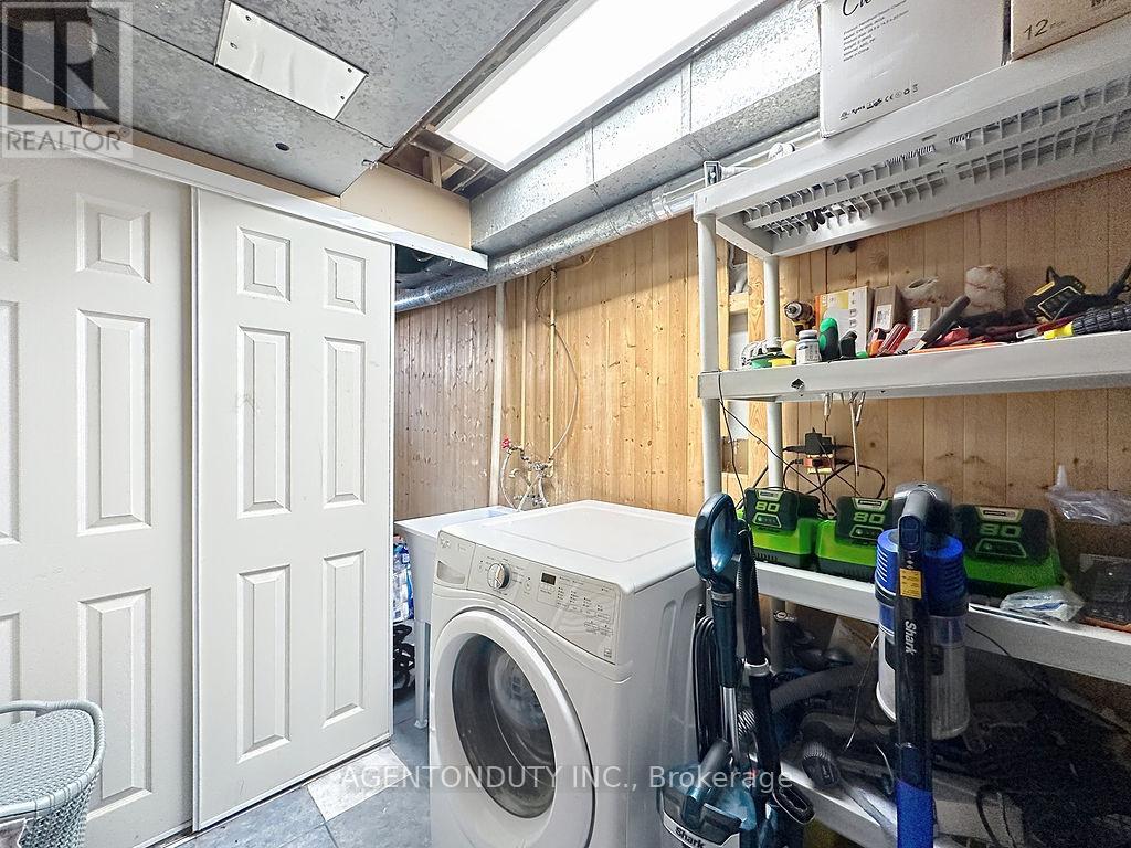 475 Karen Park Crescent, Mississauga, Ontario  L5A 3E1 - Photo 31 - W12804040